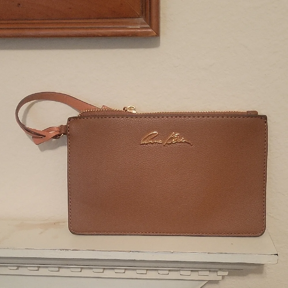 Anne Klein Set Brown Wristlet and Patterned Card Holder like new zip close